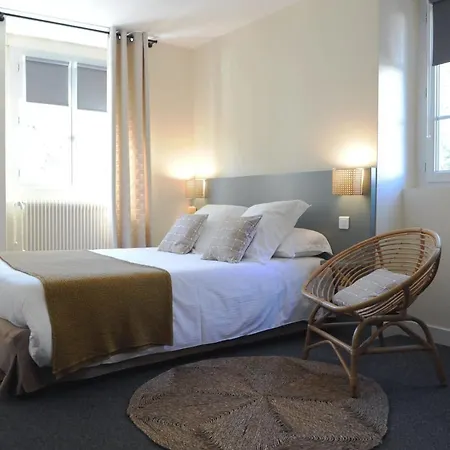 Logis Du Chene Hotel