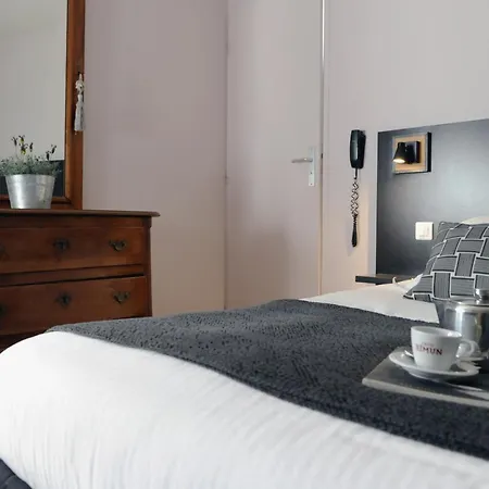 Logis Du Chene 2* 伊特克萨苏