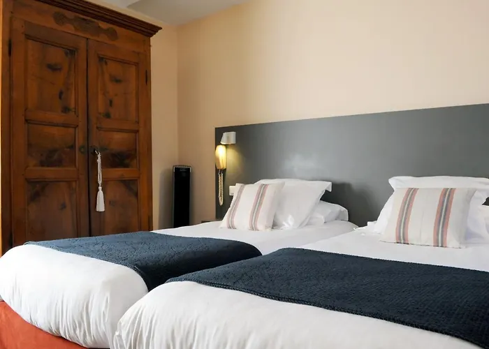 Logis Du Chene Hotel