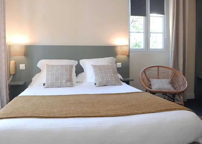 Logis Du Chene Hotel