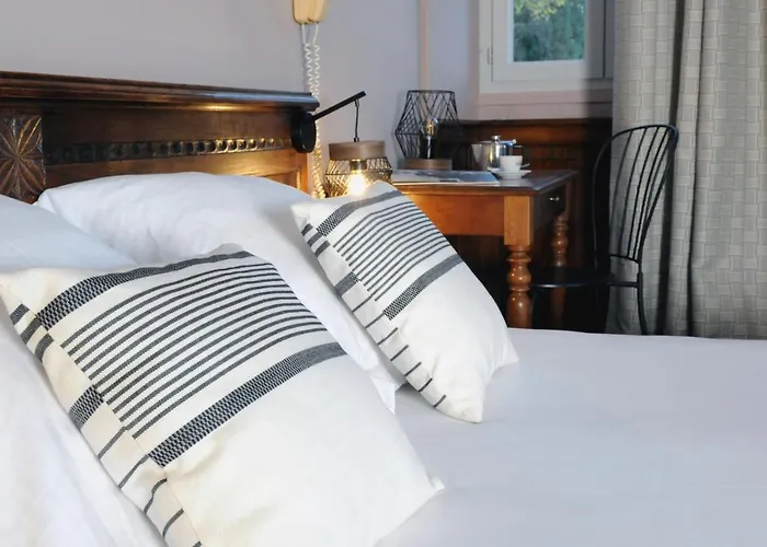 Logis Du Chene Отель 2*