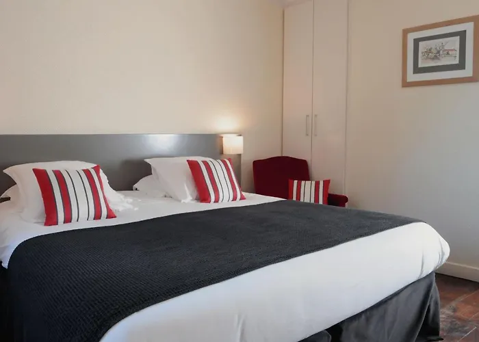 Hotel Logis Du Chene 2*