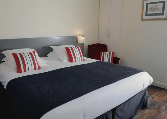 Logis Du Chene Hotel 2*